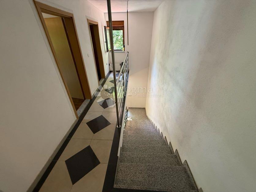 Hiša Brušane, Gospić - Okolica, 200m2