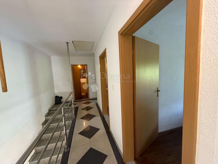 Hiša Brušane, Gospić - Okolica, 200m2