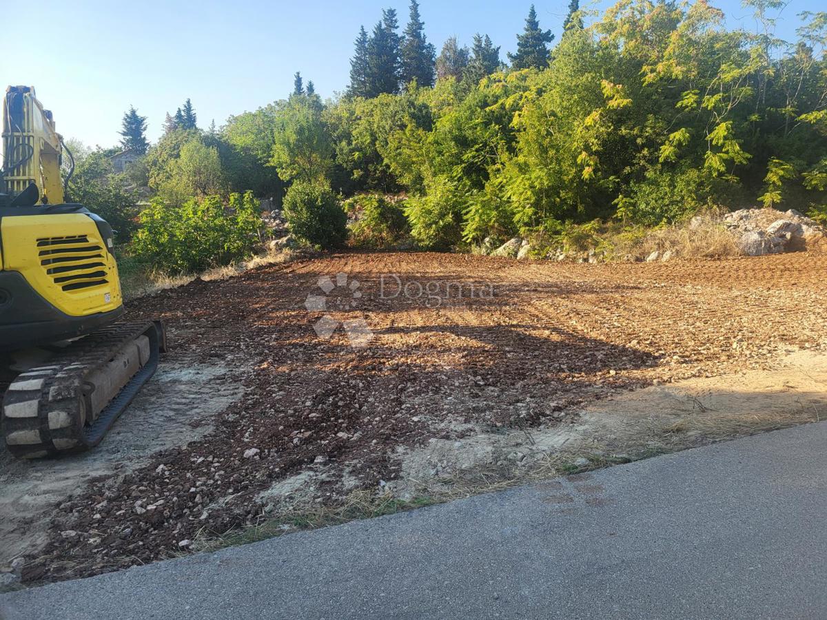 Zazidljivo zemljišče Lovorje, Slivno, 620m2