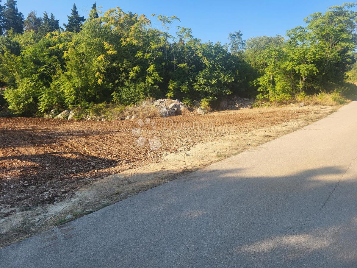 Zazidljivo zemljišče Lovorje, Slivno, 620m2