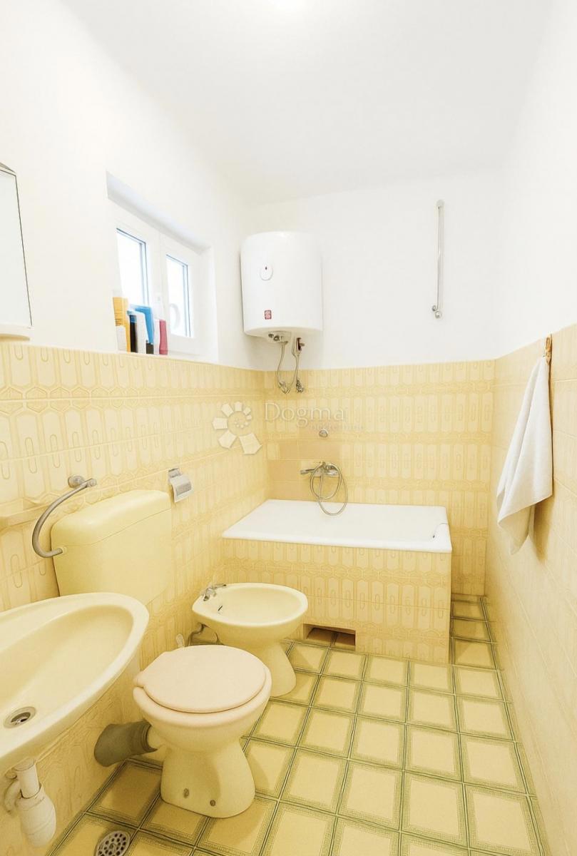 Stanovanje Kaštel Stari, Kaštela, 82m2
