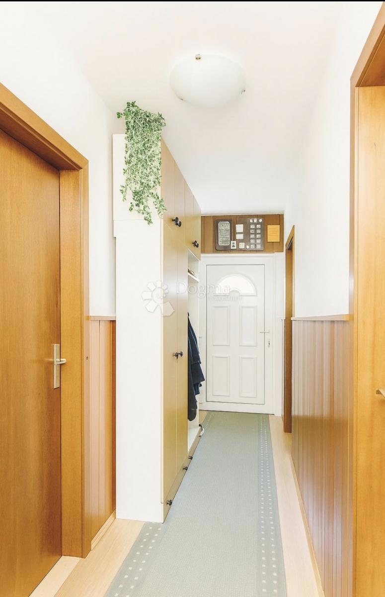 Stanovanje Kaštel Stari, Kaštela, 82m2