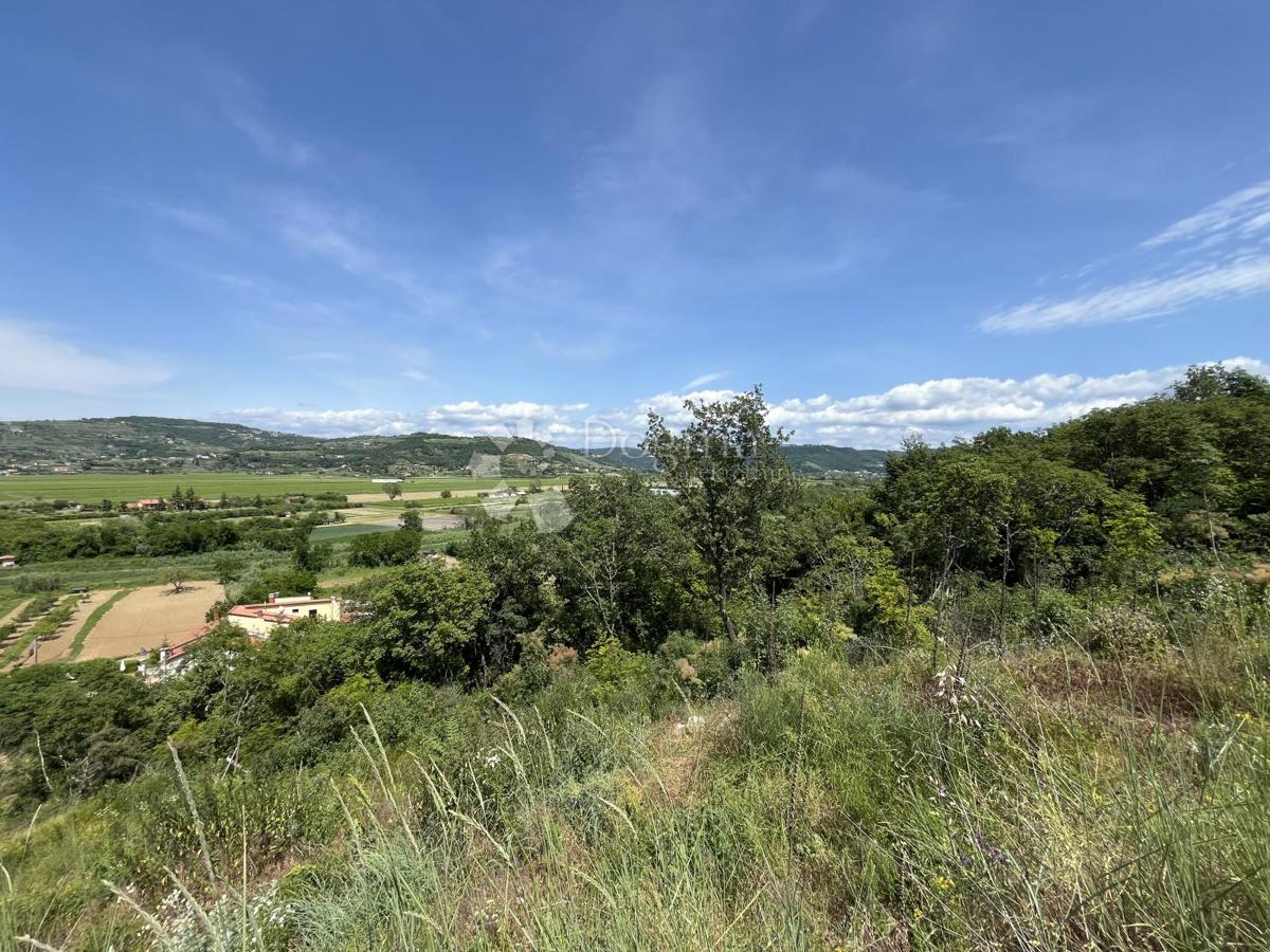 Zazidljivo zemljišče Buje, Buje, Buje, Istarska županija, 2.074m2