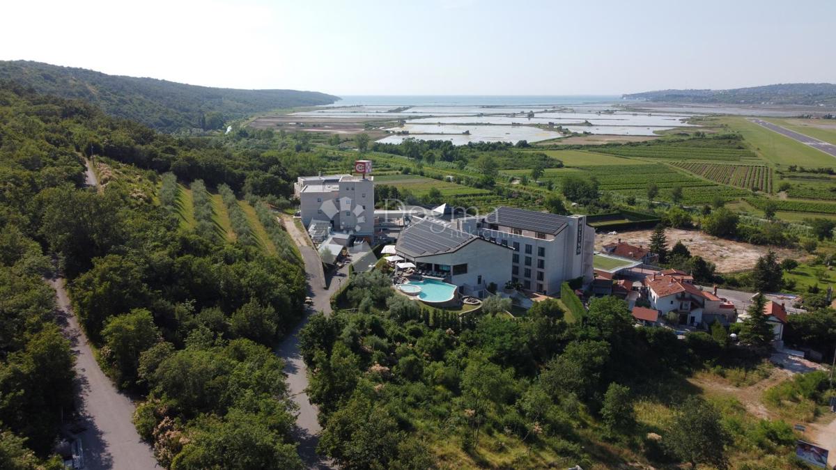 Zazidljivo zemljišče Buje, Buje, Buje, Istarska županija, 2.074m2