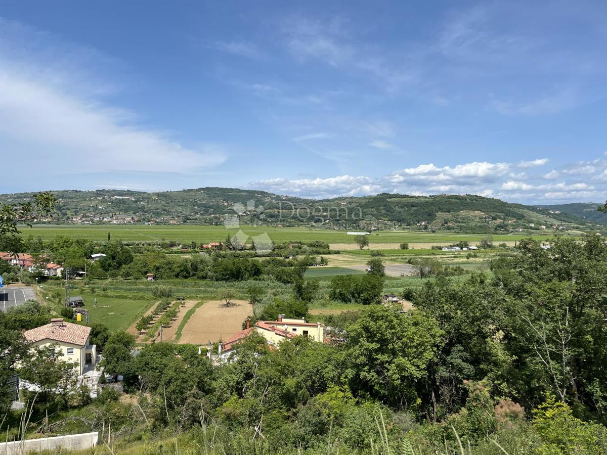Zazidljivo zemljišče Buje, Buje, Buje, Istarska županija, 2.074m2