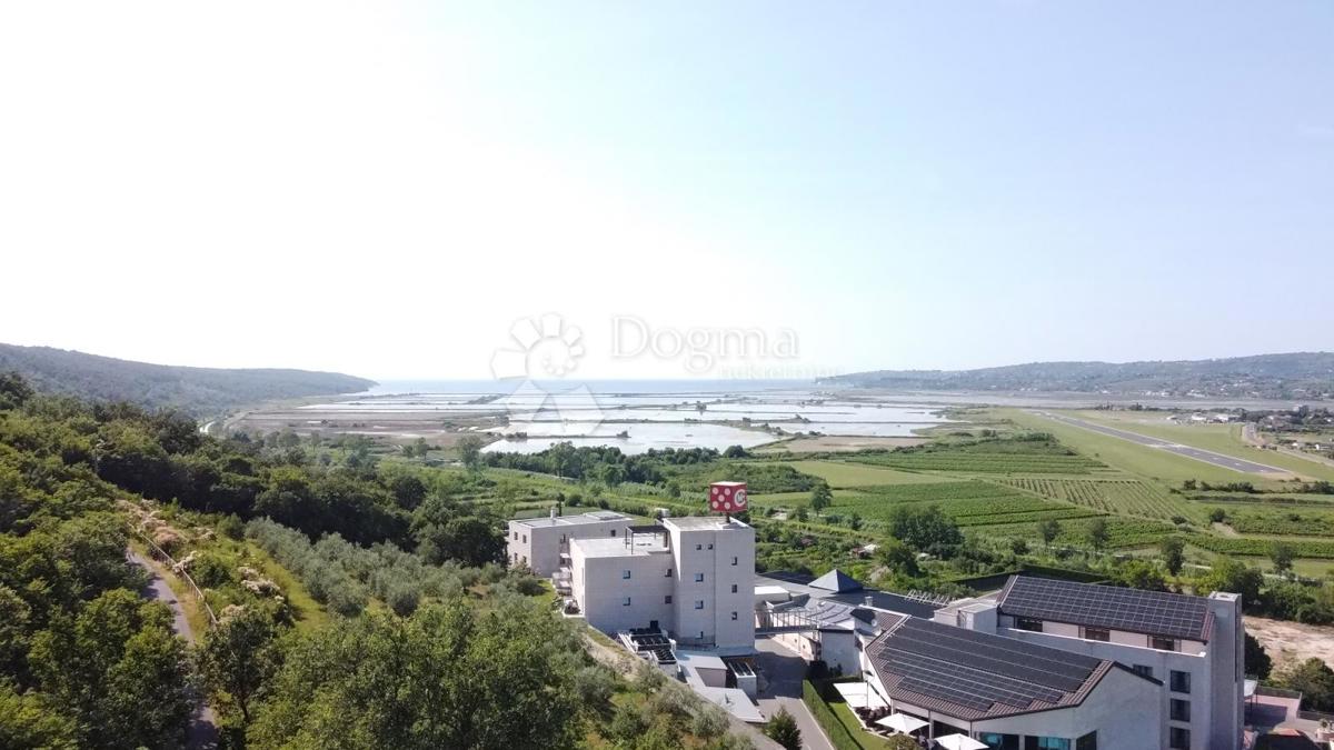 Zazidljivo zemljišče Buje, Buje, Buje, Istarska županija, 2.074m2