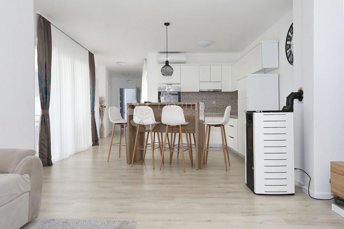 Hiša Pirovac, 200m2