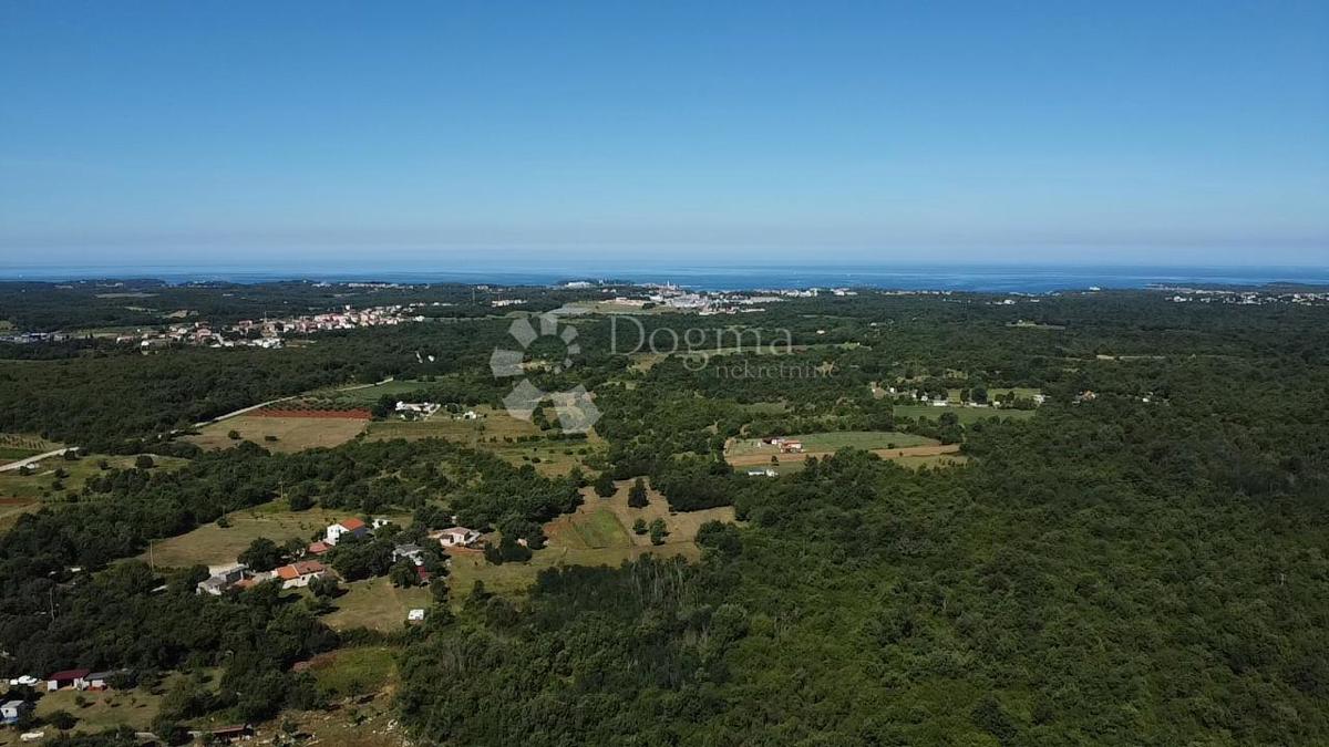ČUDOVITA MODERNA VILA V OKOLICI POREČA