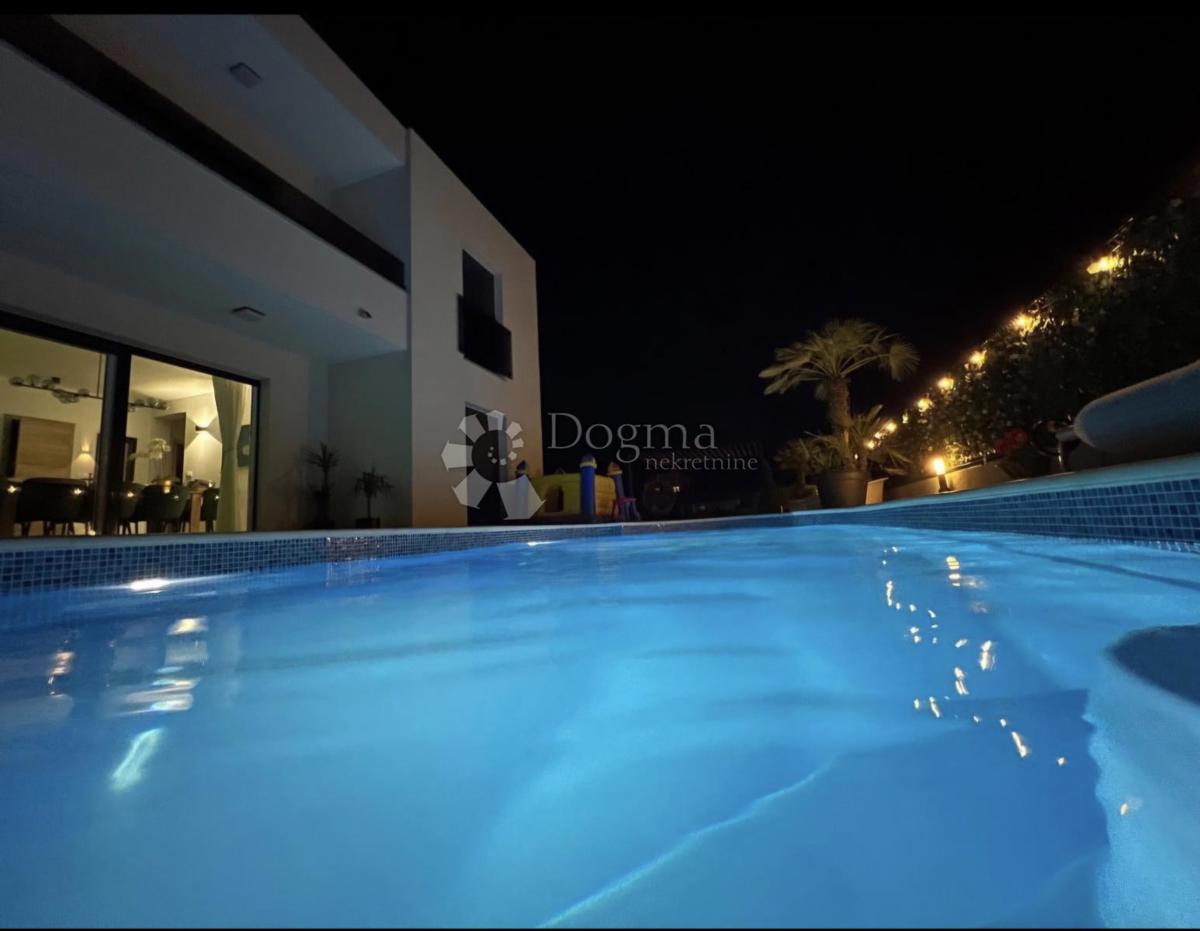 Hiša Kaštel Stari, Kaštela, 180m2