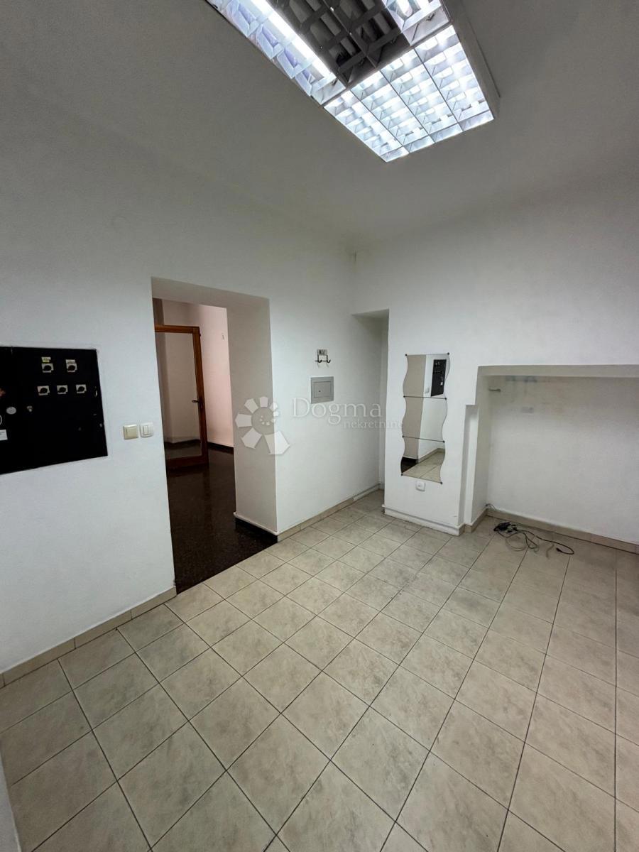 Poslovni prostor Centar, Rijeka, 32m2