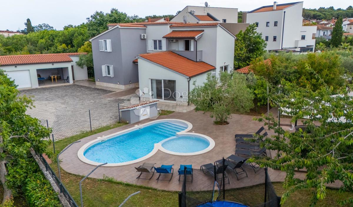 Hiša Valdebek, Pula, 215m2