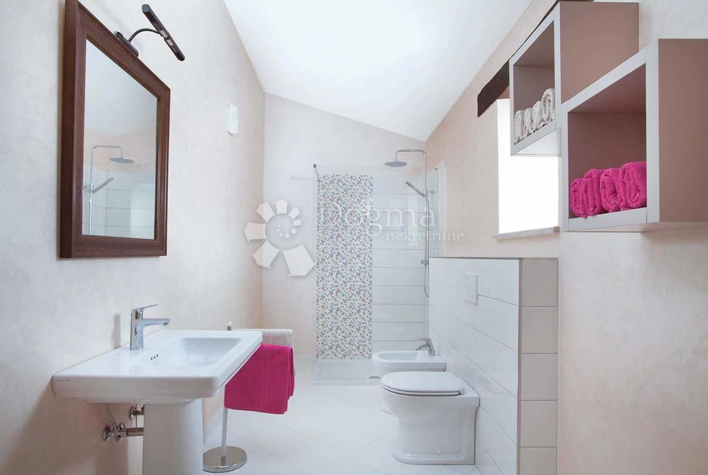 Hiša Sveti Lovreč, 250m2