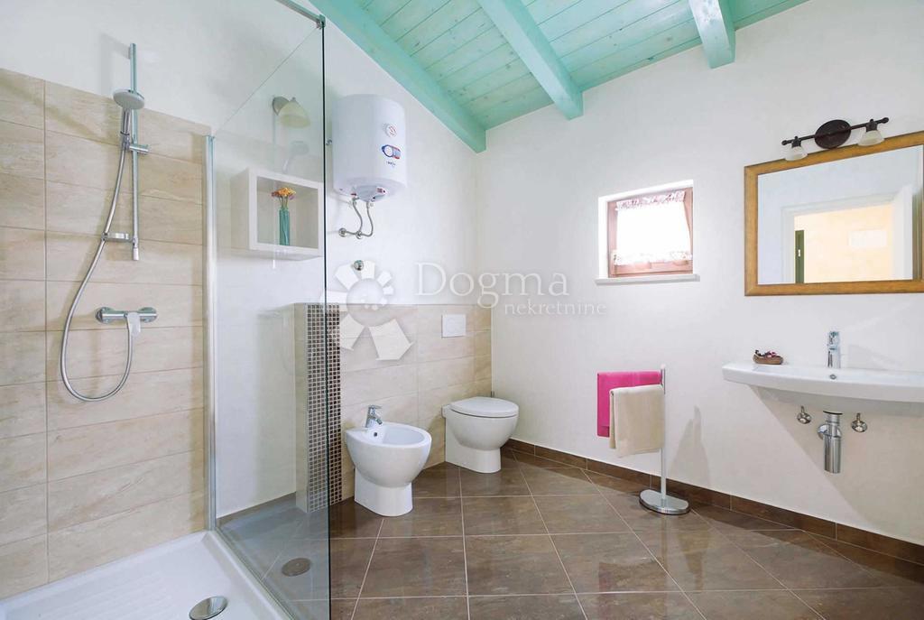 Hiša Sveti Lovreč, 250m2