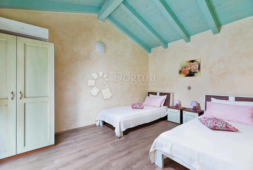 Hiša Sveti Lovreč, 250m2