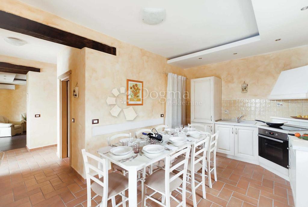 Hiša Sveti Lovreč, 250m2