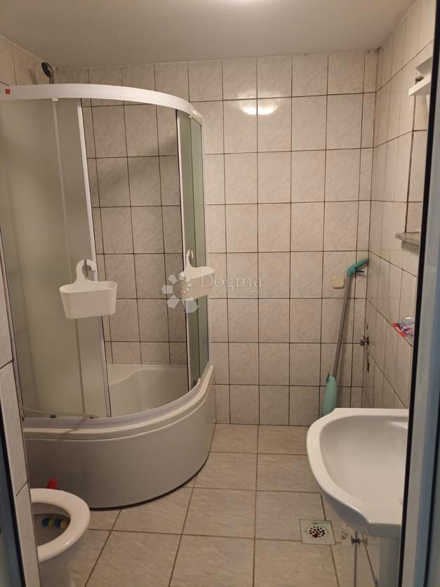 Hiša Budak, Gospić - Okolica, 200m2
