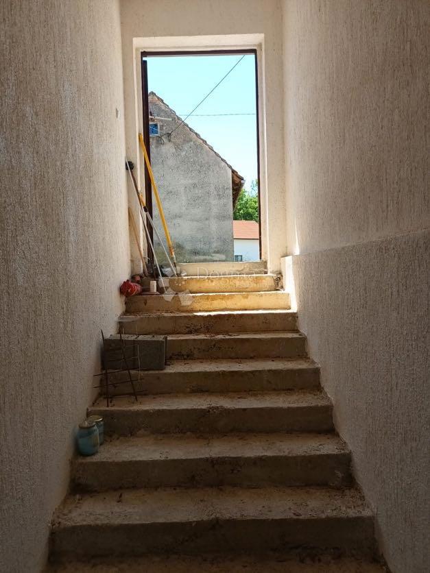 Hiša Budak, Gospić - Okolica, 200m2
