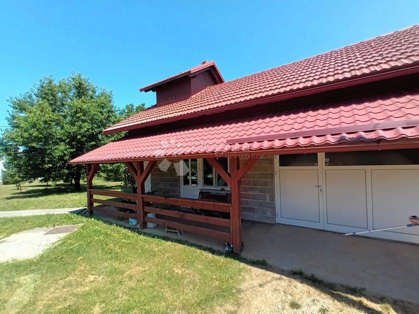 Hiša Budak, Gospić - Okolica, 200m2