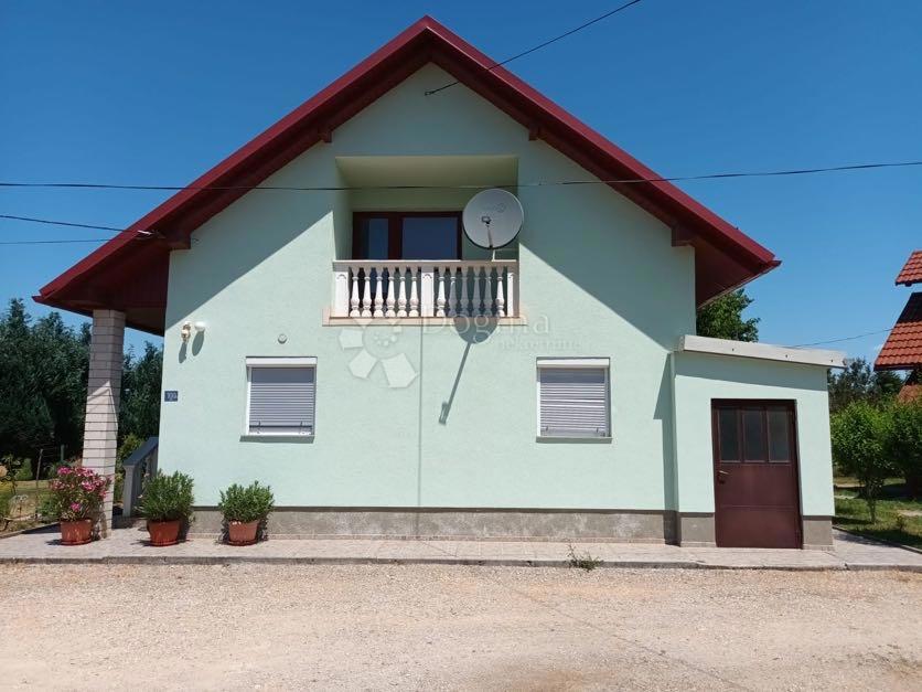 Hiša Budak, Gospić - Okolica, 200m2
