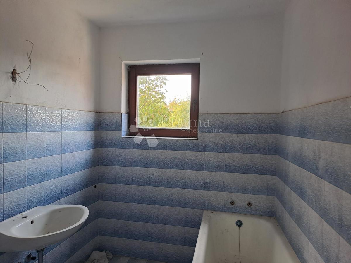 Hiša Pješčanica, Gvozd, 200m2