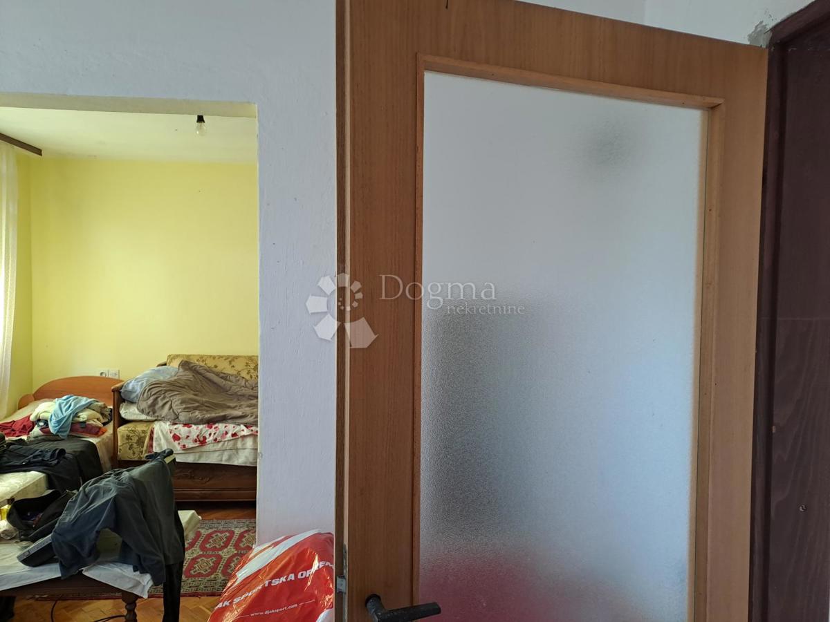 Hiša Pješčanica, Gvozd, 200m2