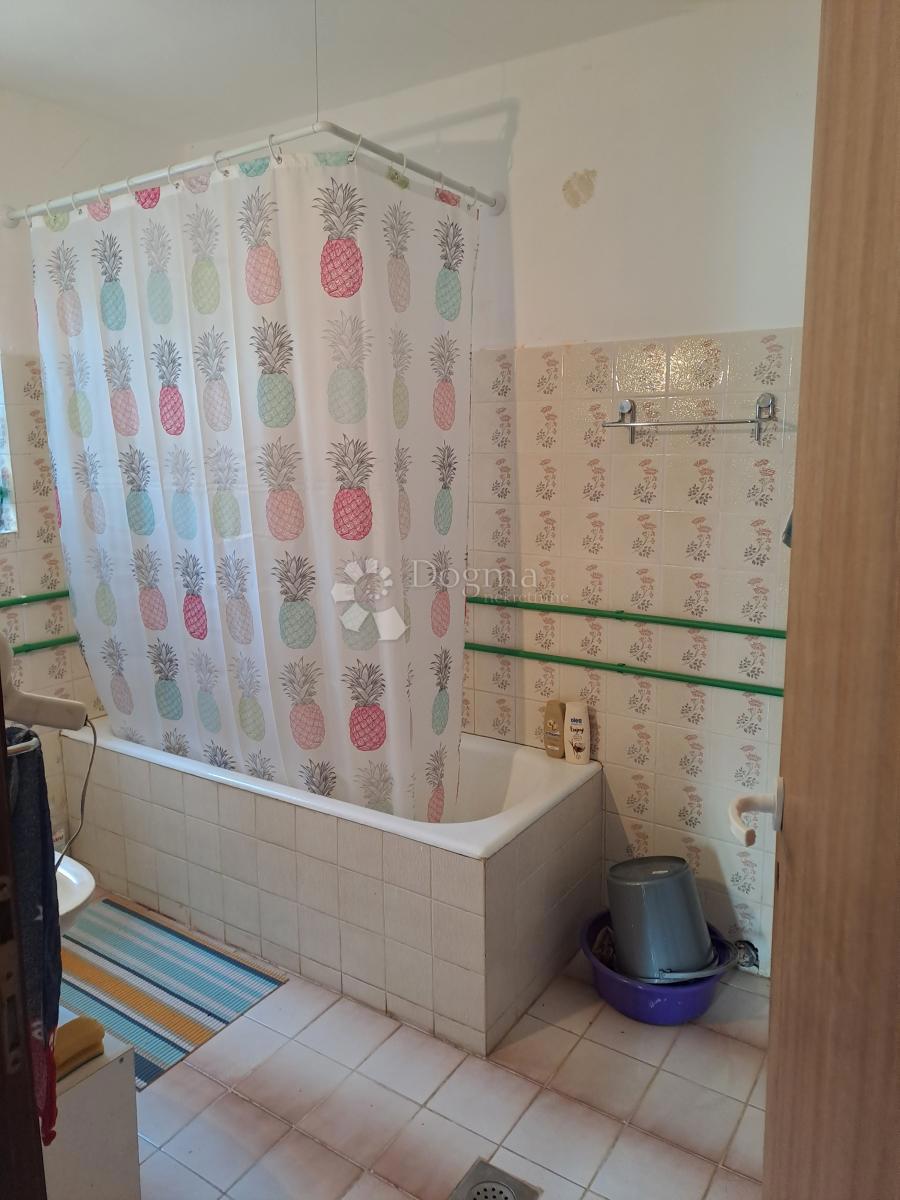 Hiša Pješčanica, Gvozd, 200m2