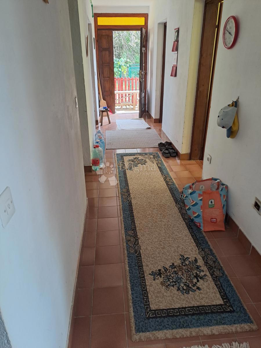 Hiša Pješčanica, Gvozd, 200m2