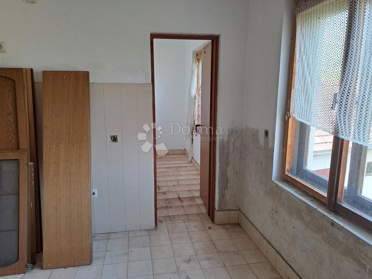 Hiša Pješčanica, Gvozd, 200m2