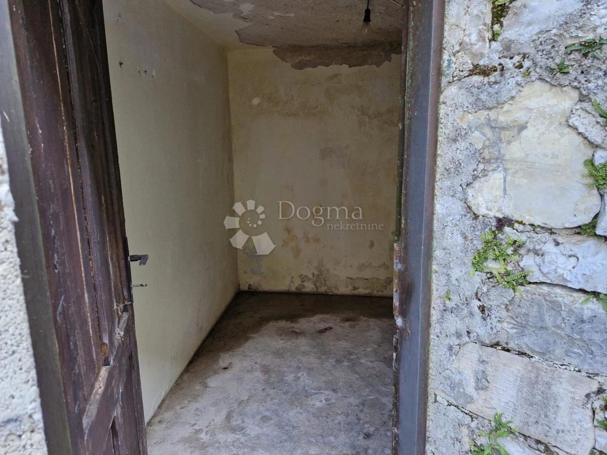 Hiša Buzet, 300m2