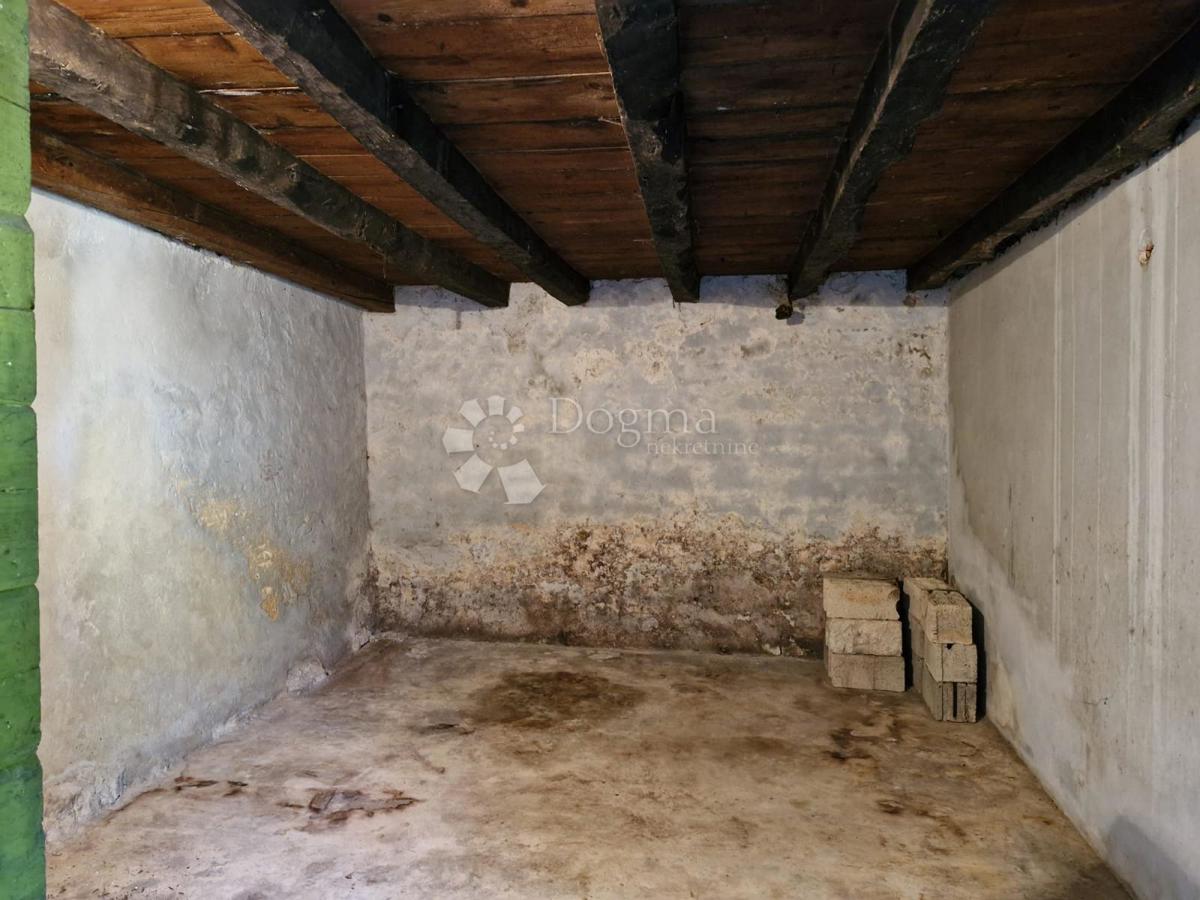 Hiša Buzet, 300m2