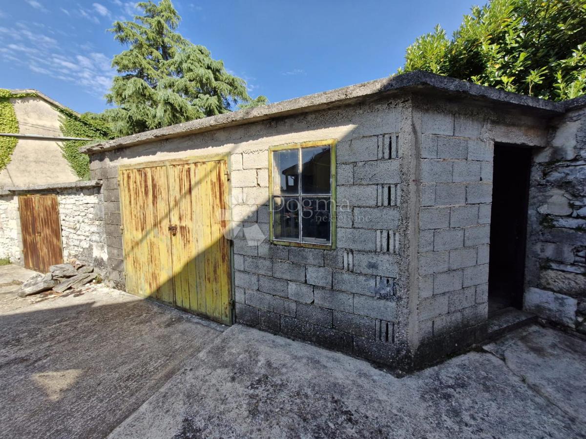 Hiša Buzet, 300m2