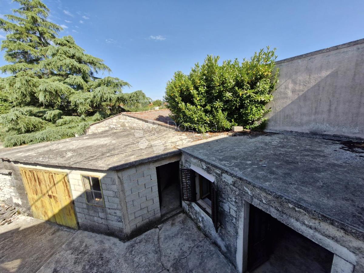 Hiša Buzet, 300m2