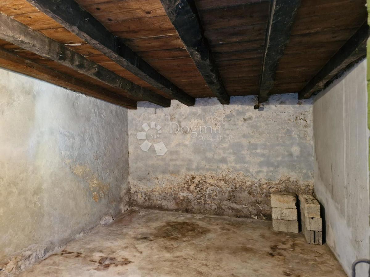 Hiša Buzet, 300m2