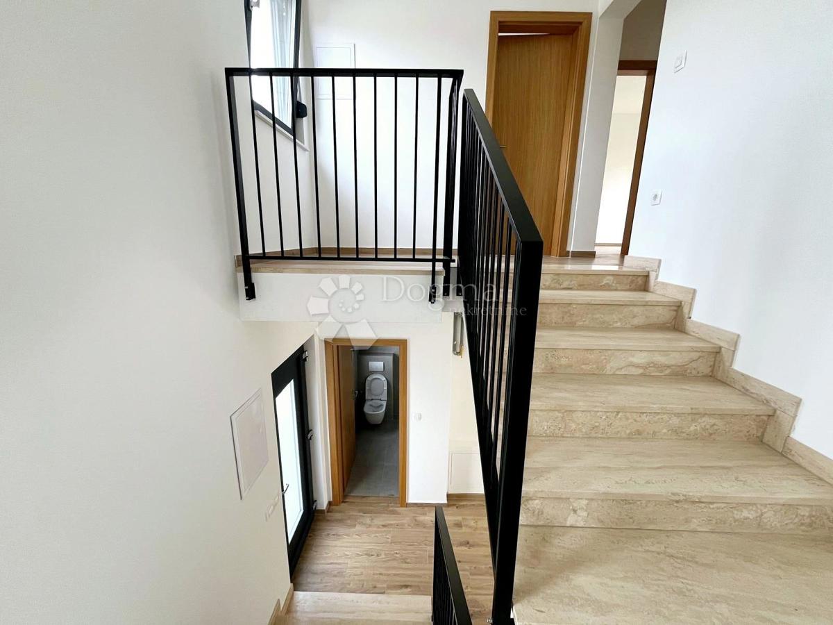 Hiša Sesvetski Kraljevec, Sesvete, 95,20m2