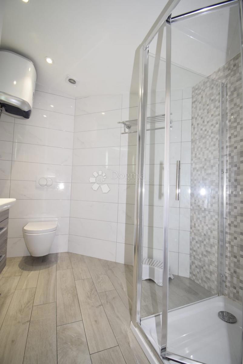 Hiša Jezera, Tisno, 750m2