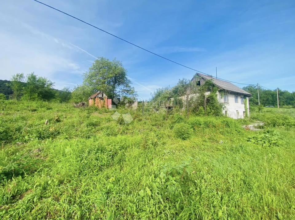 Zazidljivo zemljišče Rakovica, 19.300m2