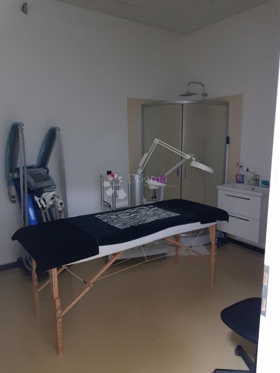 Poslovni prostor Gruž, Dubrovnik, 97,65m2