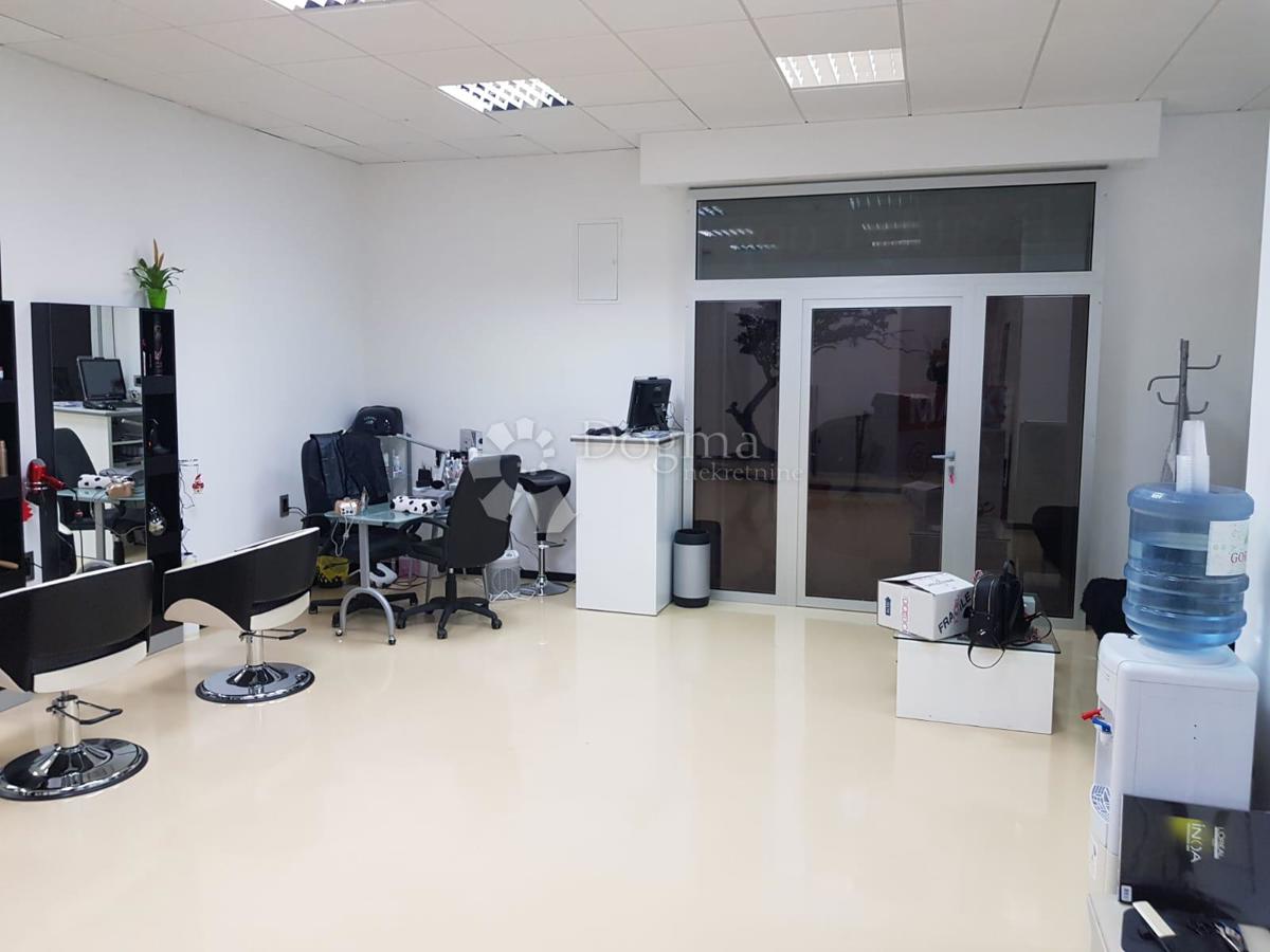 Poslovni prostor Gruž, Dubrovnik, 97,65m2