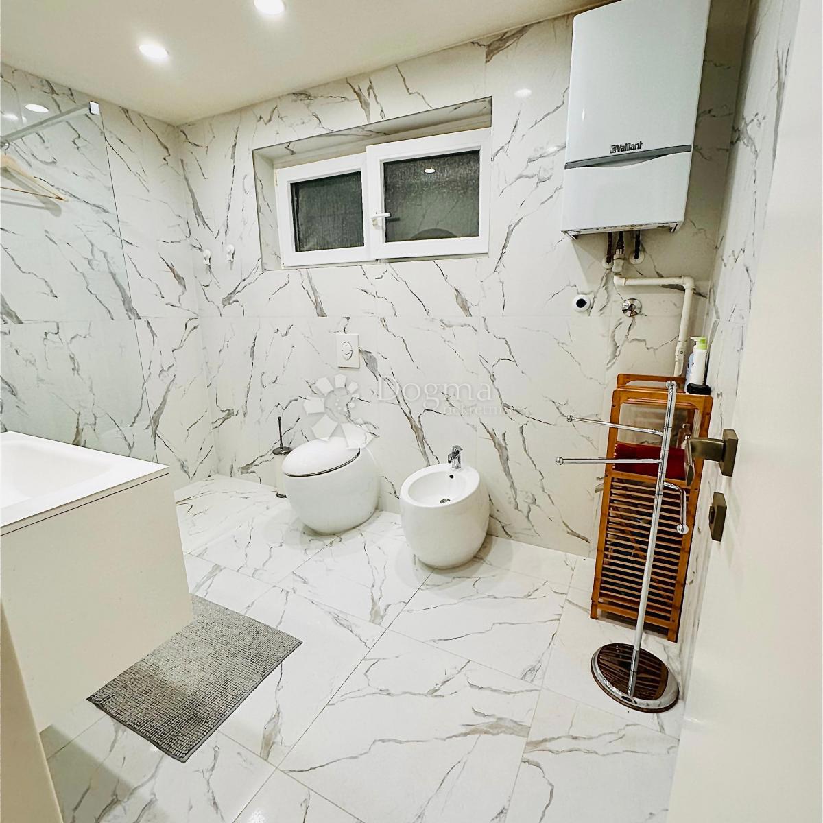 Hiša Novaki Oborovski, Rugvica, P, 245m2