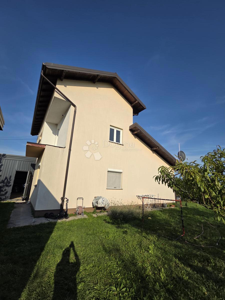 Hiša Novaki Oborovski, Rugvica, P, 245m2
