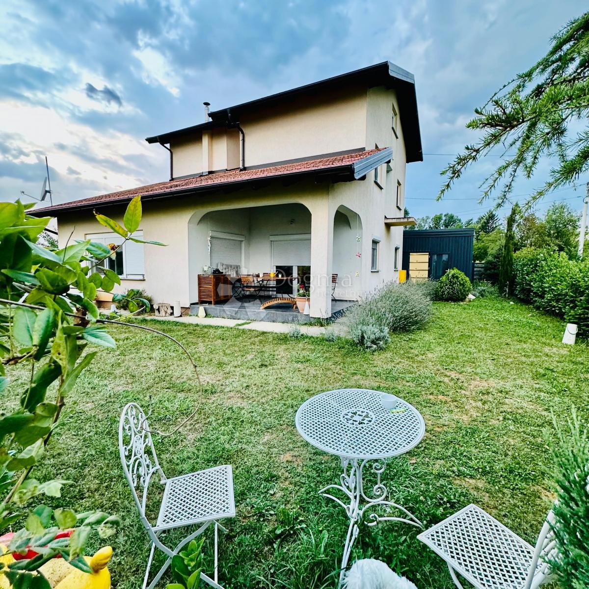 Hiša Novaki Oborovski, Rugvica, P, 245m2