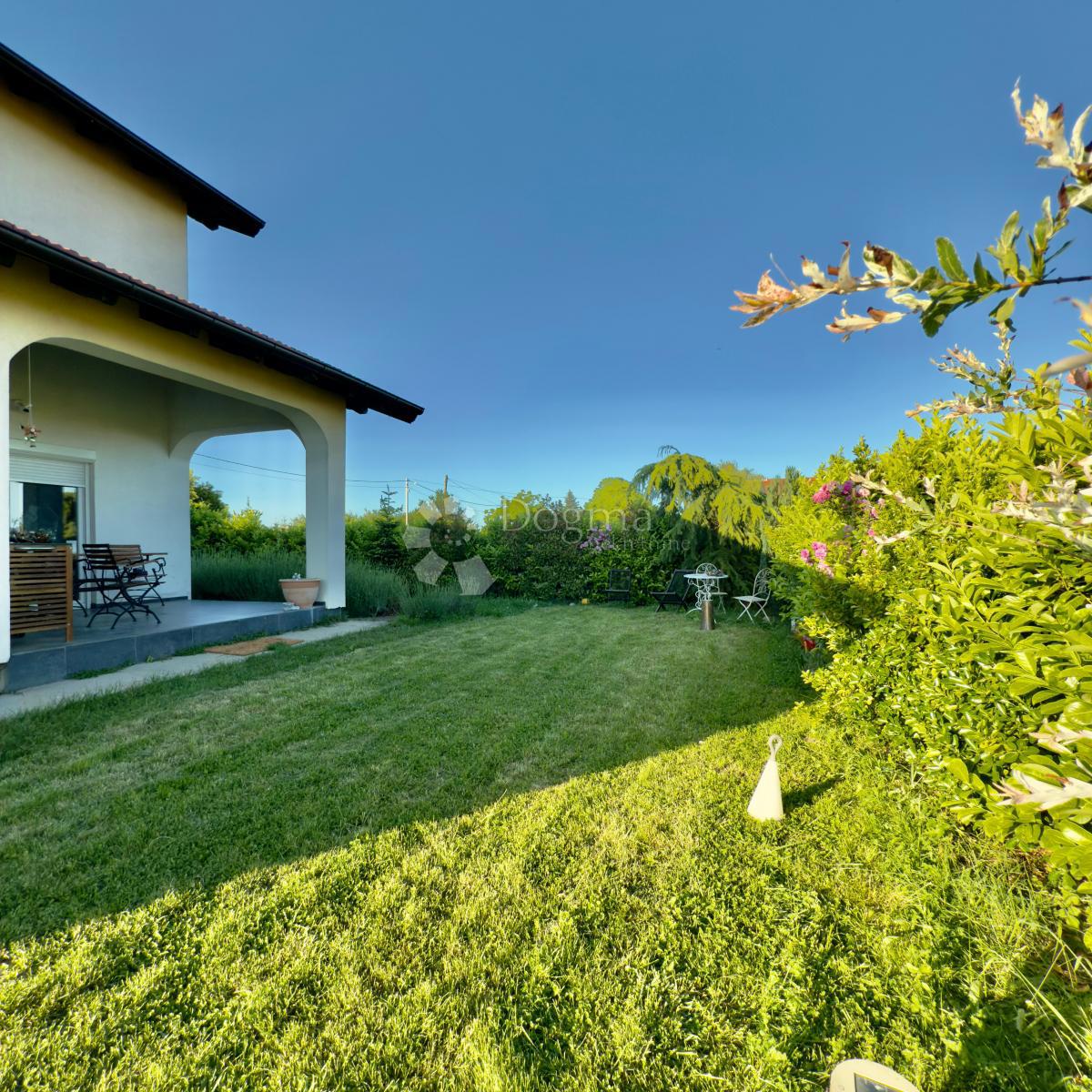 Hiša Novaki Oborovski, Rugvica, P, 245m2