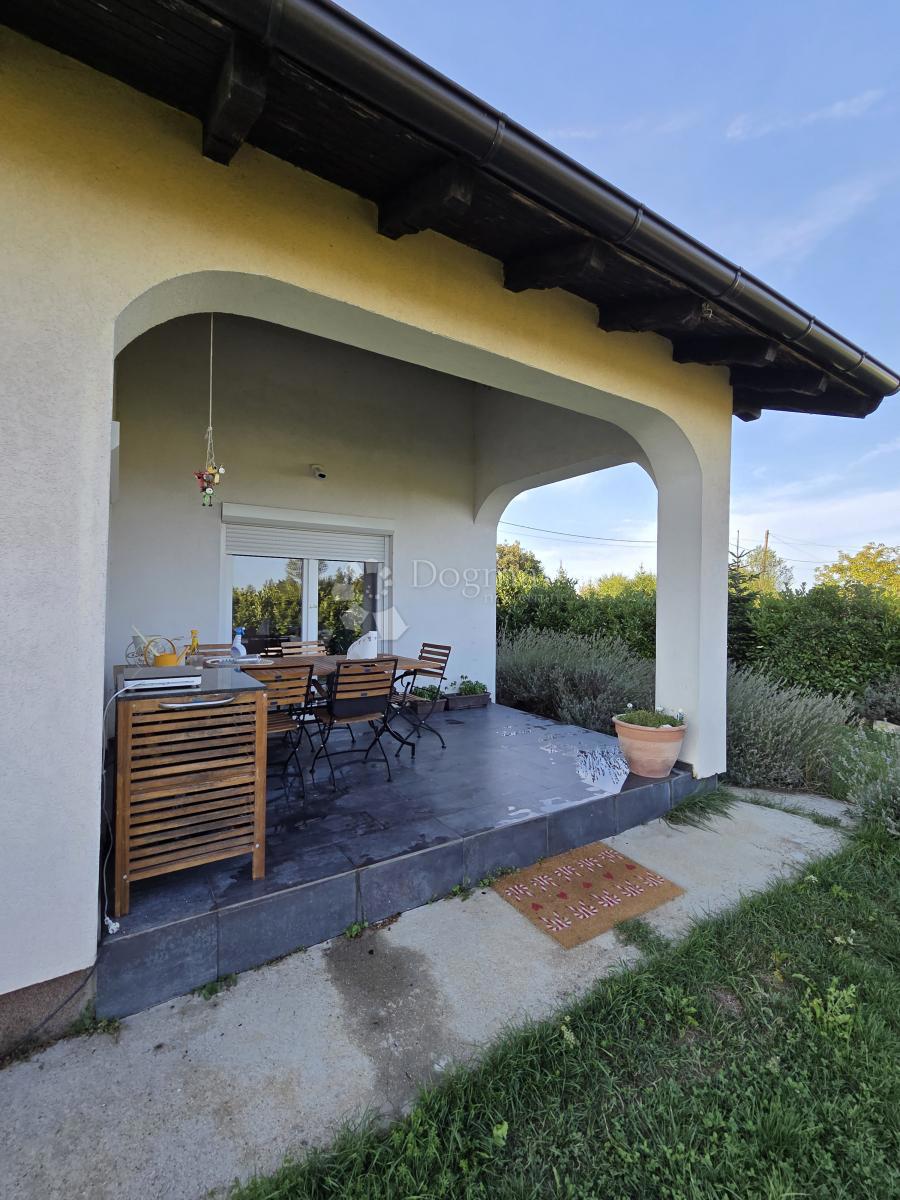 Hiša Novaki Oborovski, Rugvica, P, 245m2