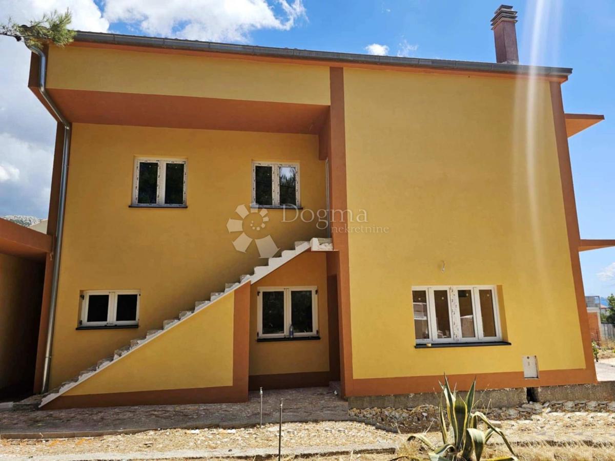Hiša Kaštel Novi, Kaštela, 305m2