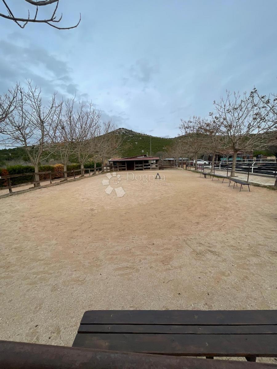 Zazidljivo zemljišče Dubrava Kod Šibenika, Šibenik - Okolica, 20.000m2