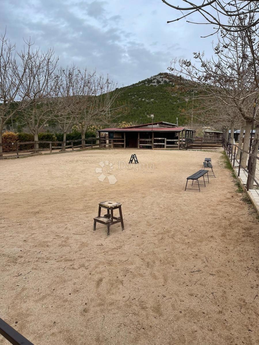 Zazidljivo zemljišče Dubrava Kod Šibenika, Šibenik - Okolica, 20.000m2