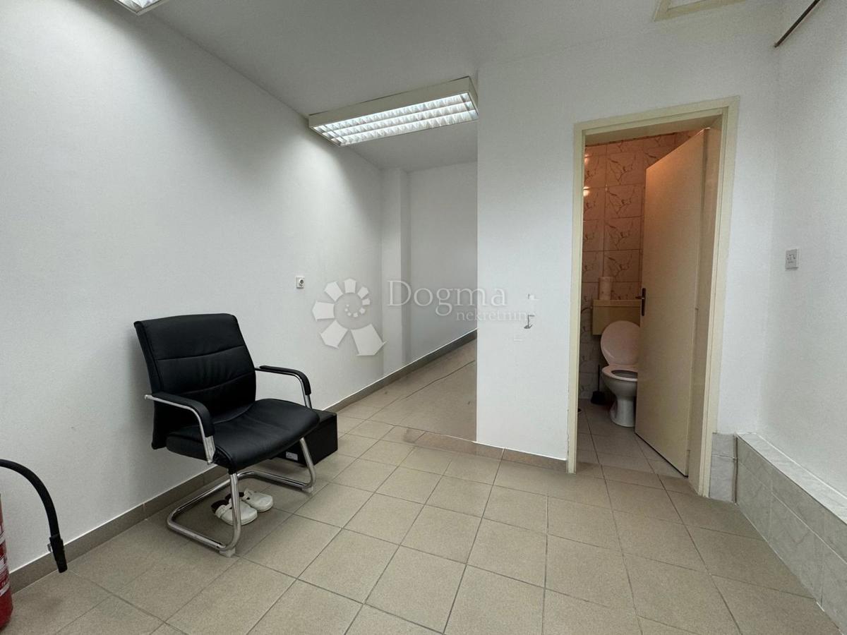 Poslovni prostor Centar, Slavonski Brod, 38,48m2