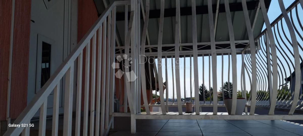 Hiša Borovo Naselje, Vukovar, 270m2