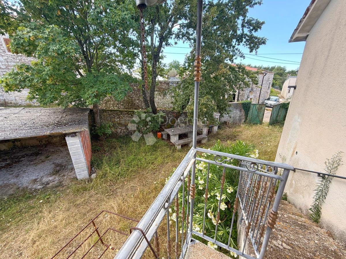 Hiša Karlovići, Žminj, 300m2