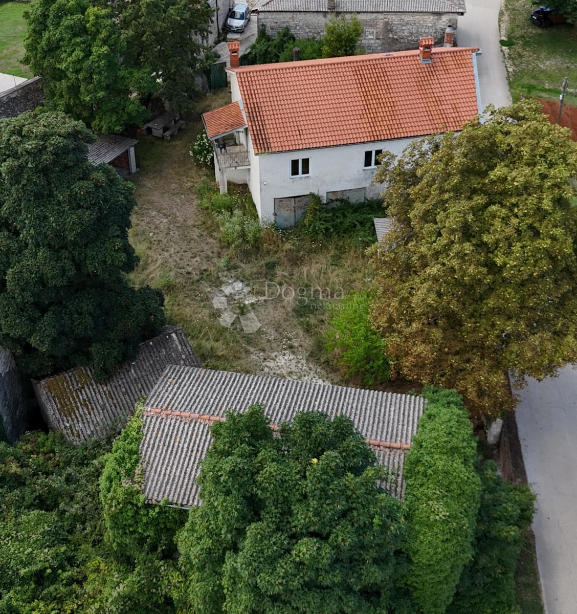Hiša Karlovići, Žminj, 300m2